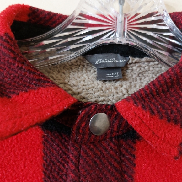 Eddie Bauer Kids Red Plaid Fleece Lined Soft Button Down Flannel Shacket 6/7 - Picture 3 of 12